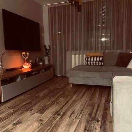 Уютен Апартамент Вергиния Apartamento Razgrad Exterior foto
